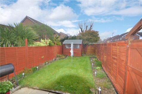 Barnsbury Gardens, Newport Pagnell, Buckinghamshire, MK16 photo 4