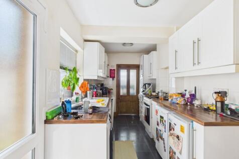 CAM04922G0-PR0073-STILL004