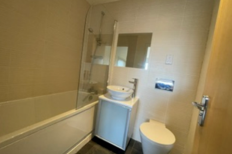 EN SUITE