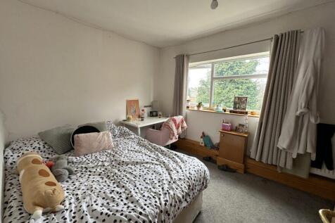 Willow Bank Court - Fallowfield - £185 PPPW photo 4