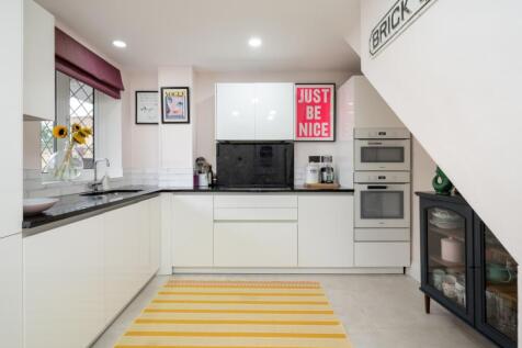 Ratcliffe House 7...