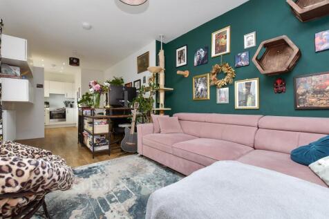Lounge / Kitchen / Diner