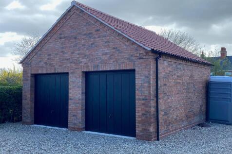 DOUBLE GARAGE