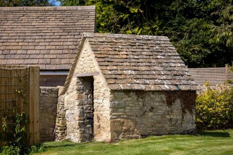 31 - The Old Post Office - GL7 7EF - Web.jpg