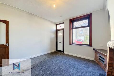 220 Railway Road photo 3