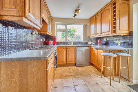Fitted Kitchen to rear