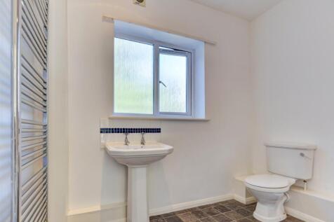 183 Elm Grove Bathroom