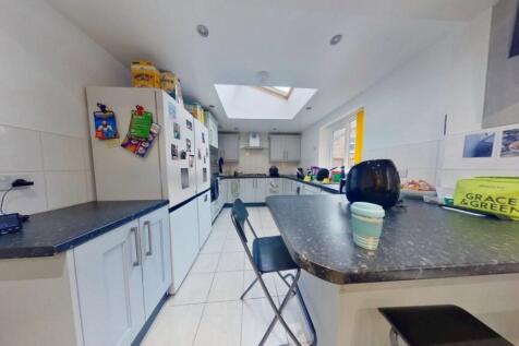 59-Teversal-Avenue-Kitchen