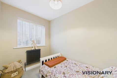 CAM03522G0-PR0238-STILL028