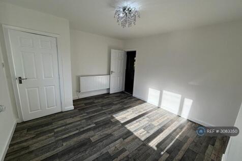 Heginbottom Crescent, Ashton-Under-Lyne, OL6 photo 4