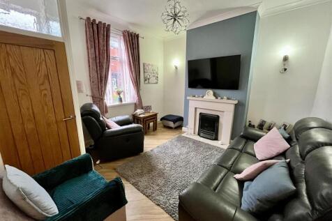 Lodge Lane, Dukinfield photo 3
