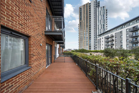 Southampton, SO19 - property photo