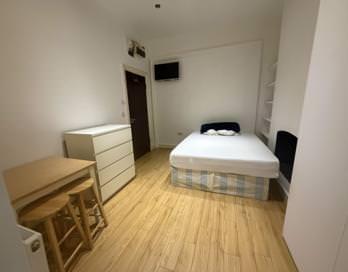 Spacious self-contained Studio to Rent.