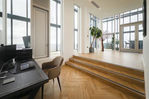 3 bed, 3 bath Penthouse in Manchester - Photo 26