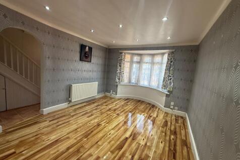 Ash Grove, Hounslow photo 3