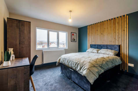 ALL ENSUITE SPARE ROOMS // 5 Bed // AUG 2026 photo 3
