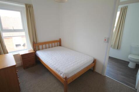 bedroom (photo 1).jpg