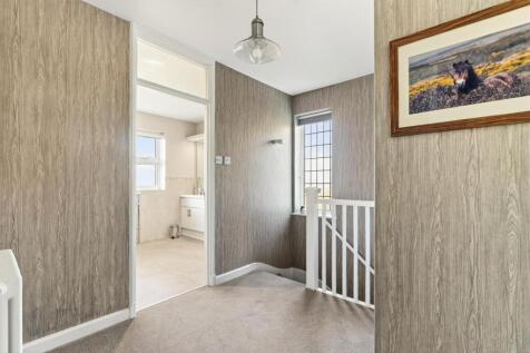 32 Harsfold Road Final-15.jpg