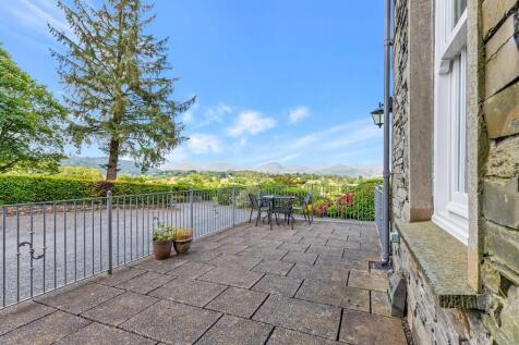 Private Patio Sea...