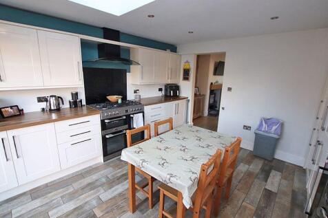 Kitchen diner photo 2