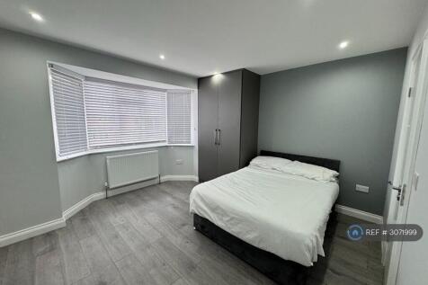 Elm Road, Reading, RG6 photo 3