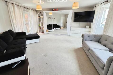 Turnstone Drive, Bury St Edmunds, IP32 photo 3