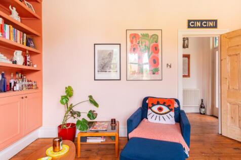 2B5PTN - Living Room C.jpg