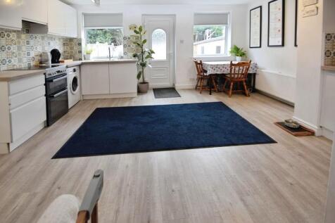 Rylands Avenue, Gilstead photo 4