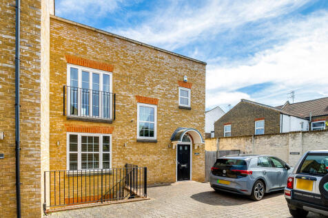Nestled within the prestigious Sayers Court in the heart of Ealing, this immaculate three-bedroom house promises a lifestyle of effortless sophistication, tailored for young professional families seek