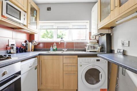 10-6cb2JHPropWpen - 16 Hayleigh Gardens - 28.jpg