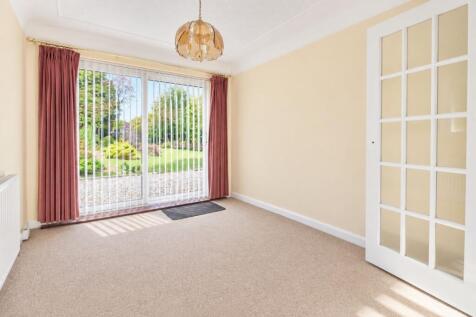 Buckland Grove, Highcliffe, Dorset. BH23 4RS photo 4