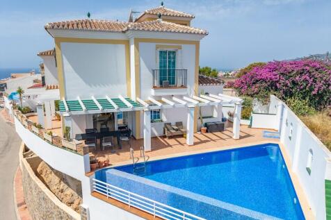 house &amp; pool