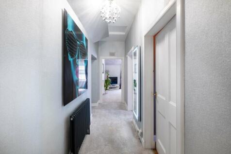 Upper Hall to Lounge