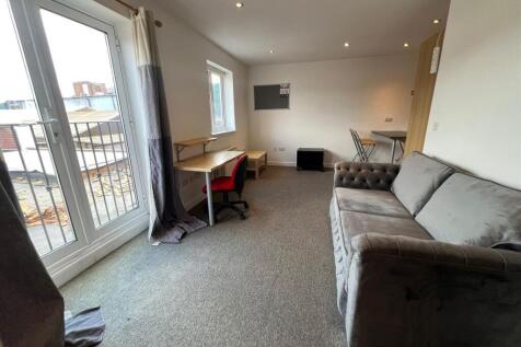 Flat, Bristol Road, Selly Oak, Birmingham photo 3