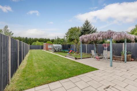 Over LAne, Almondsbury Rear Garden 4.jpg