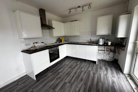 Creighton Avenue, Rawmarsh, Rotherham, South Yorkshire, UK, S62 photo 3
