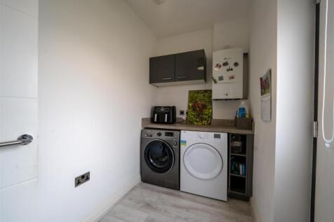 Utility Room 1.jpg