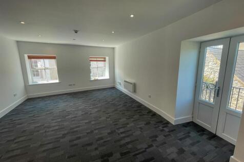 19 The Courtyard-8.jpg