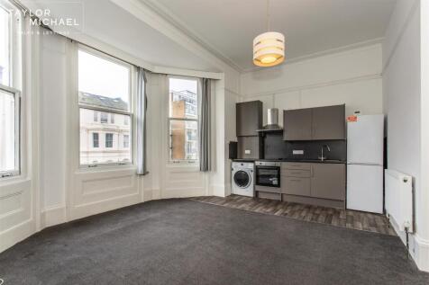 Living Room / Kitchen