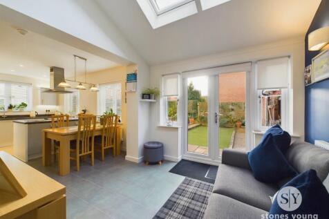 Fantastic Open Plan Living Dining Kitchen