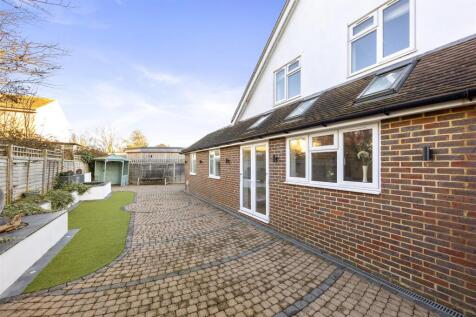 Courtlands Close 8-024.JPG