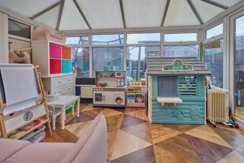 Conservatory to rear