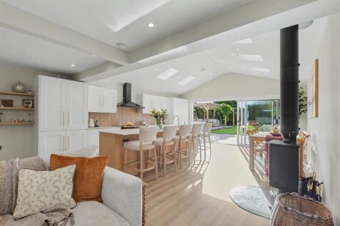Open Plan Kitchen Living_3.jpeg