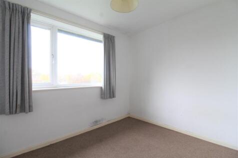6 Bedroom 2.JPG