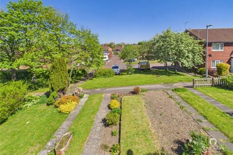 Front Garden/Outlook