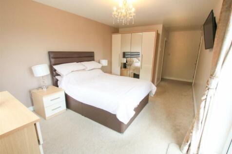 BEDROOM 2 (EN-SUITE)