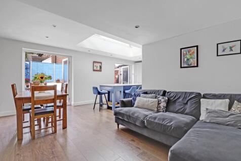 05-f1c0JHPropWpen - 3 Westmoraland Terrace - 13.jp