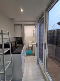 Room 6, Aster Way, CB4 photo 4