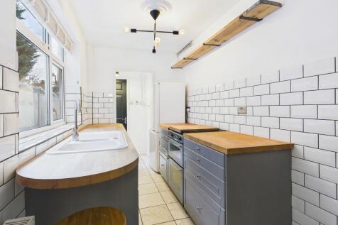 CAM05192G0-PR0198-STILL005