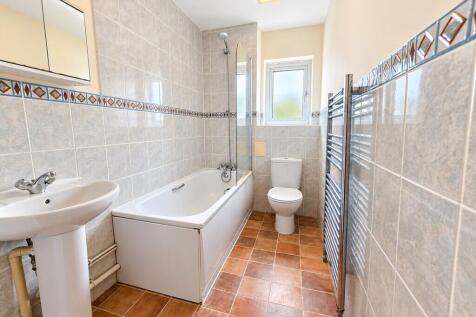 Holzwickede Court, Louviers Road photo 4